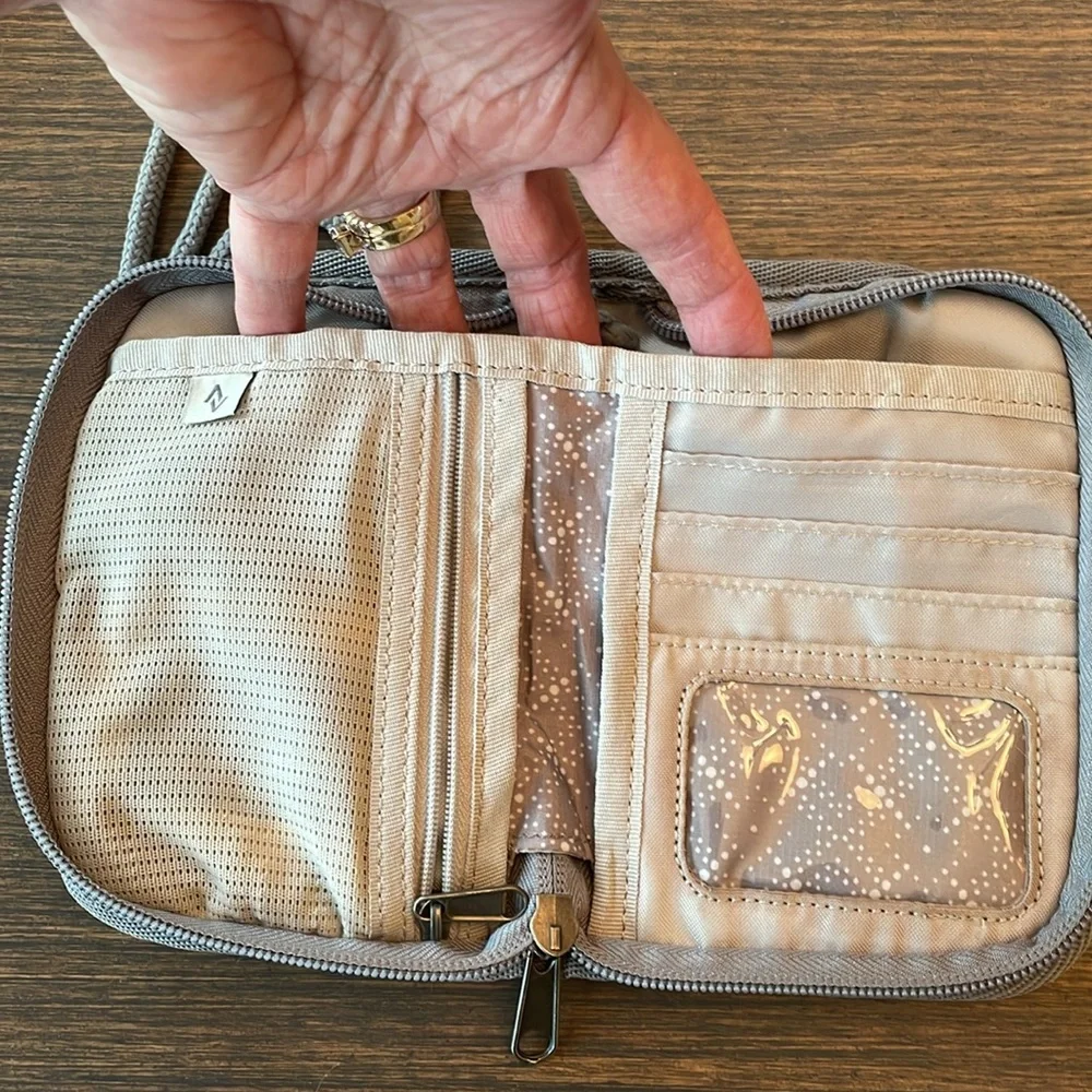 EDDIE BAUER ACTIVEWEAR CROSSBODY ORGANIZER MINI BAG Gray Cream Utility Pockets